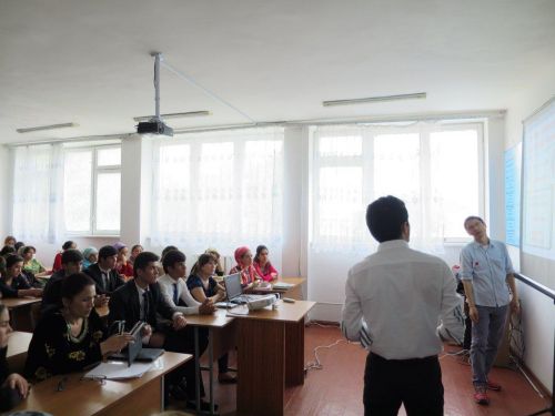 タジキスタン国立教育大学での特別講義