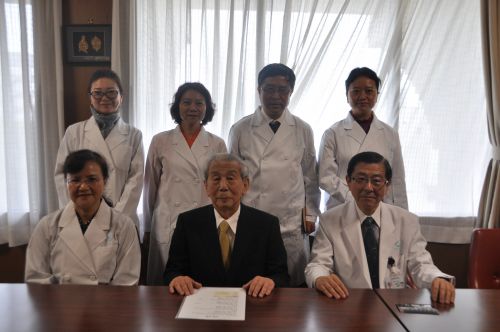 前列左から蒋立院長、松田理事長、岩下病院長
