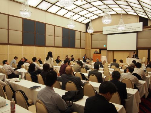 <center>3学会合同会議でのディスカッション</center>