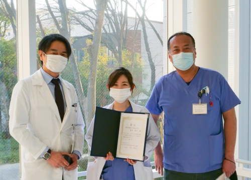 左から阿部教授、髙木医師、橋本助教