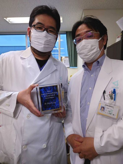 左：三好講師、右：消化器内科学 久松教授