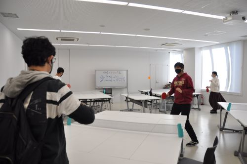 総合政策学部岡村ゼミは卓球でマインドフルネス