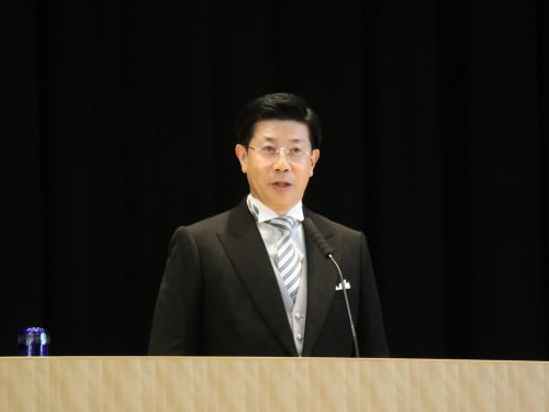 式辞を述べる松田剛明学園長・理事長