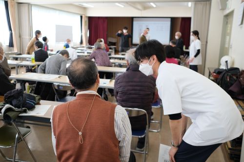 サポートする学生