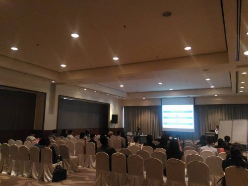 写真3:小会場(実際に口述発表した会場)