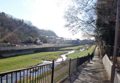 野川沿いを歩きます。晴天だとこんなに良い景色～★