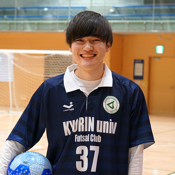 キャンパスが学生の色で彩られることを願って。
