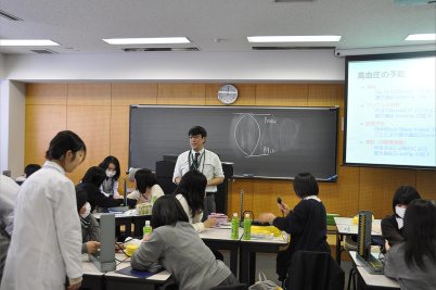 保健学部での実習風景