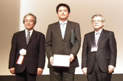 左から、加藤良平　第59回日本病理学会秋期特別総会会長、矢澤卓也准教授、深山正久 日本病理学会理事長