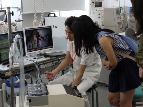 臨床工学科の展示説明