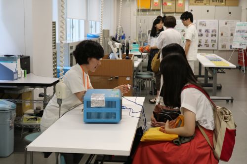 臨床工学科の展示説明