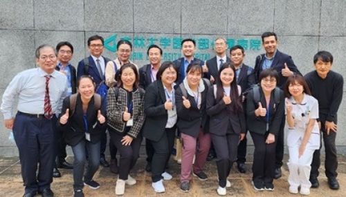 病院見学後の記念撮影