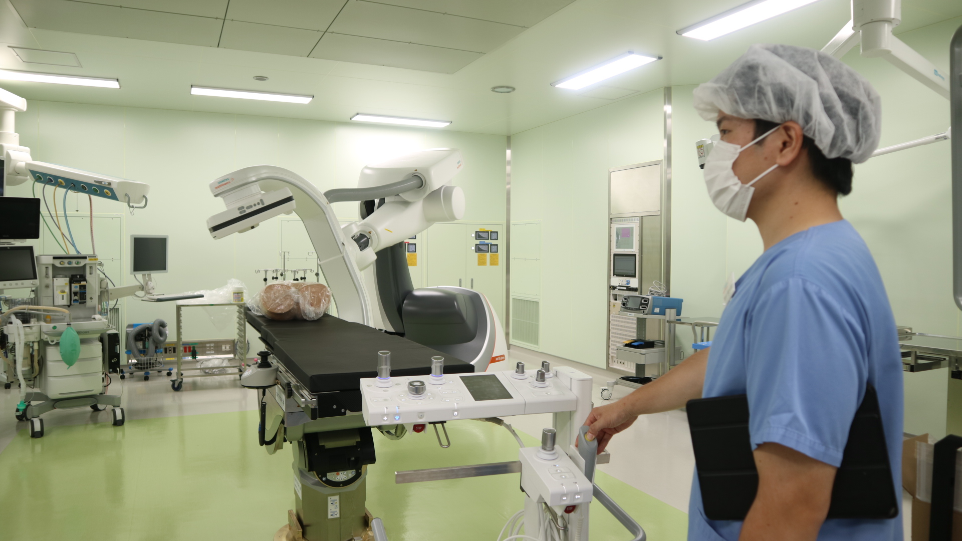 新機能を備えたハイブリッド手術室を導入 | 特集コーナー | 杏林大学医学部付属病院 KYORIN UNIVERSITY HOSPITAL