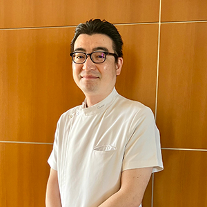 診療科長／准教授　辻川　将弘