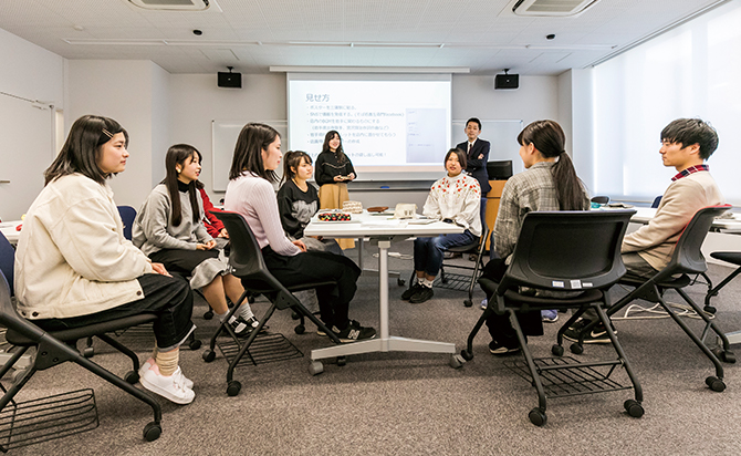 外国語学部の特長 8つのポイント 外国語学部 杏林大学