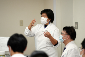 衣川清加教授訪問の様子1