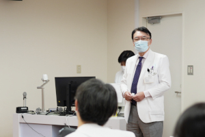 衣川清加教授訪問の様子1