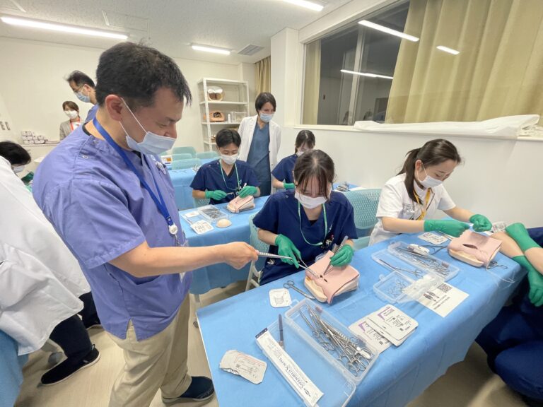 縫合トレーニングを行いました